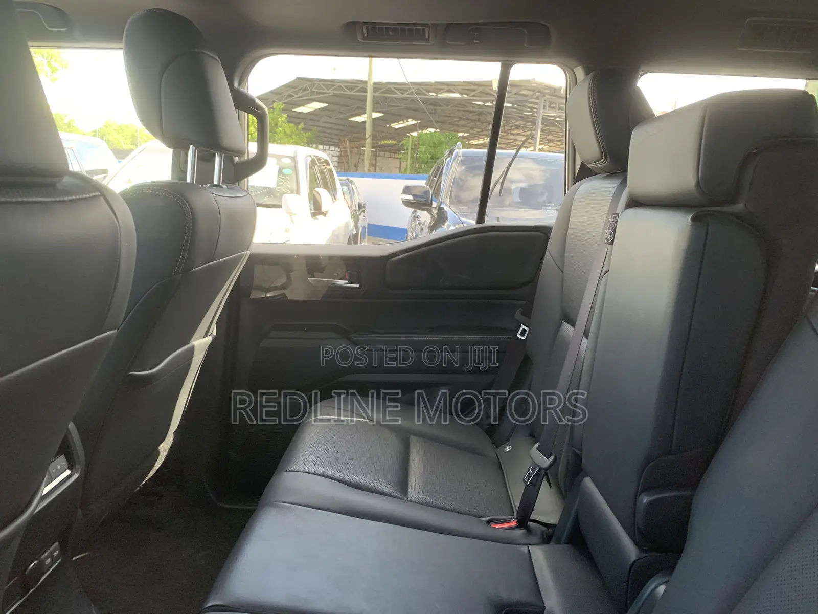 Toyota Land Cruiser Prado 2.7 2024 Silver