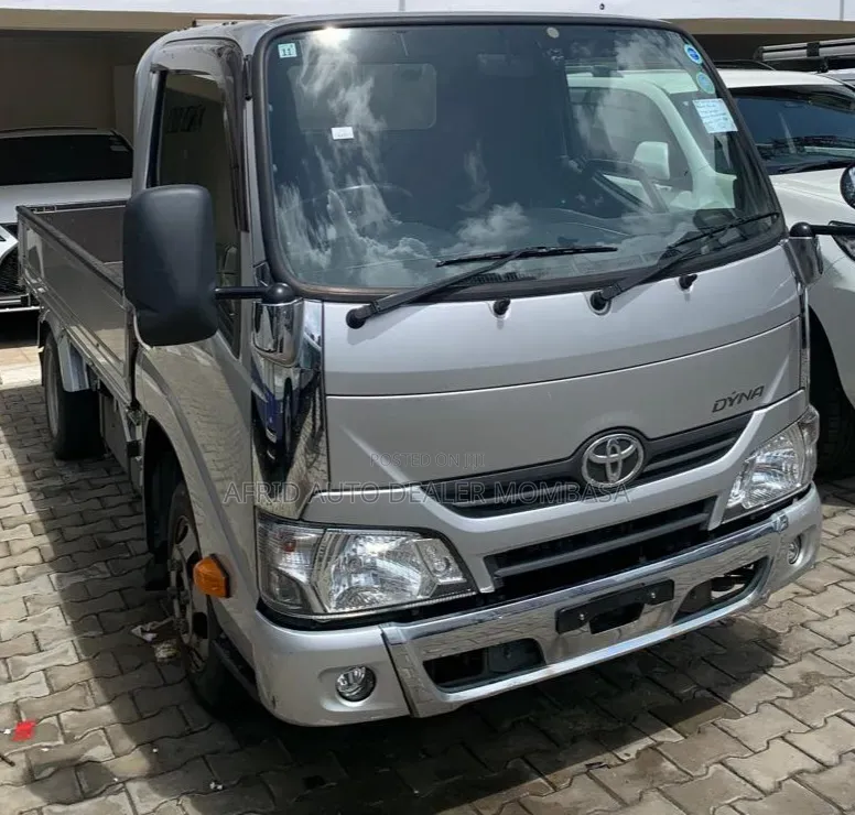 Toyota Dyna 2019 Silver