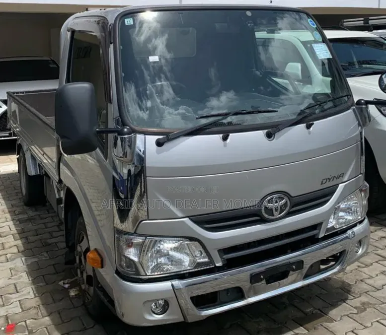 Toyota Dyna 2019 Silver