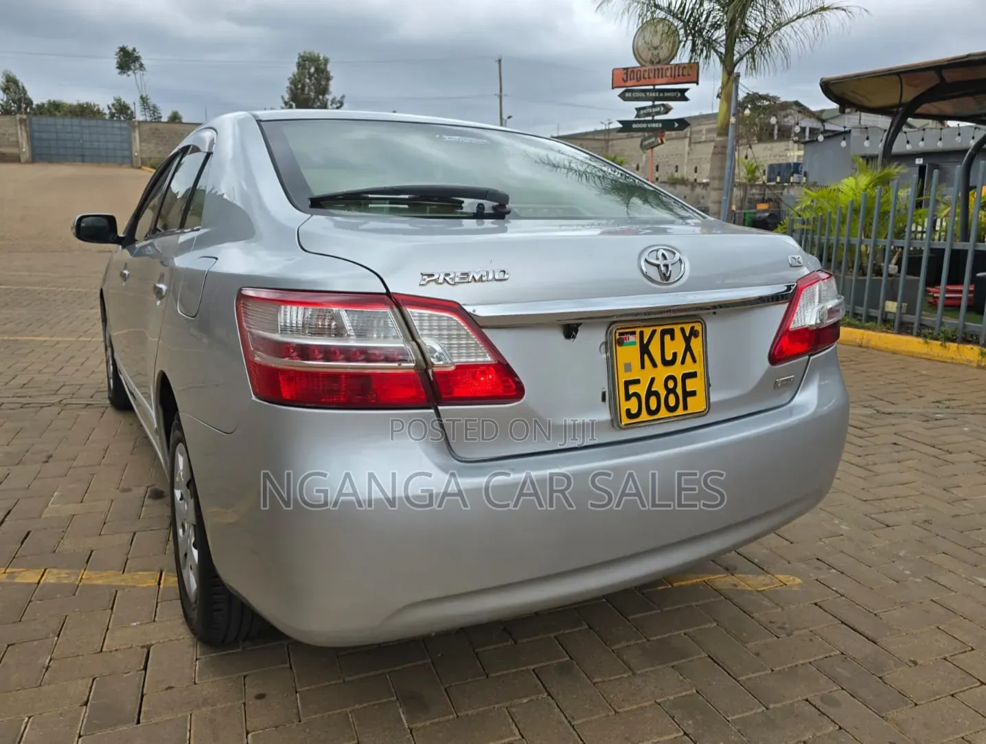 Toyota Premio 2012 Silver