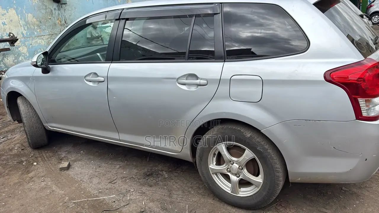 Toyota Corolla Fielder 1.5 Petrol FWD 2014 Silver