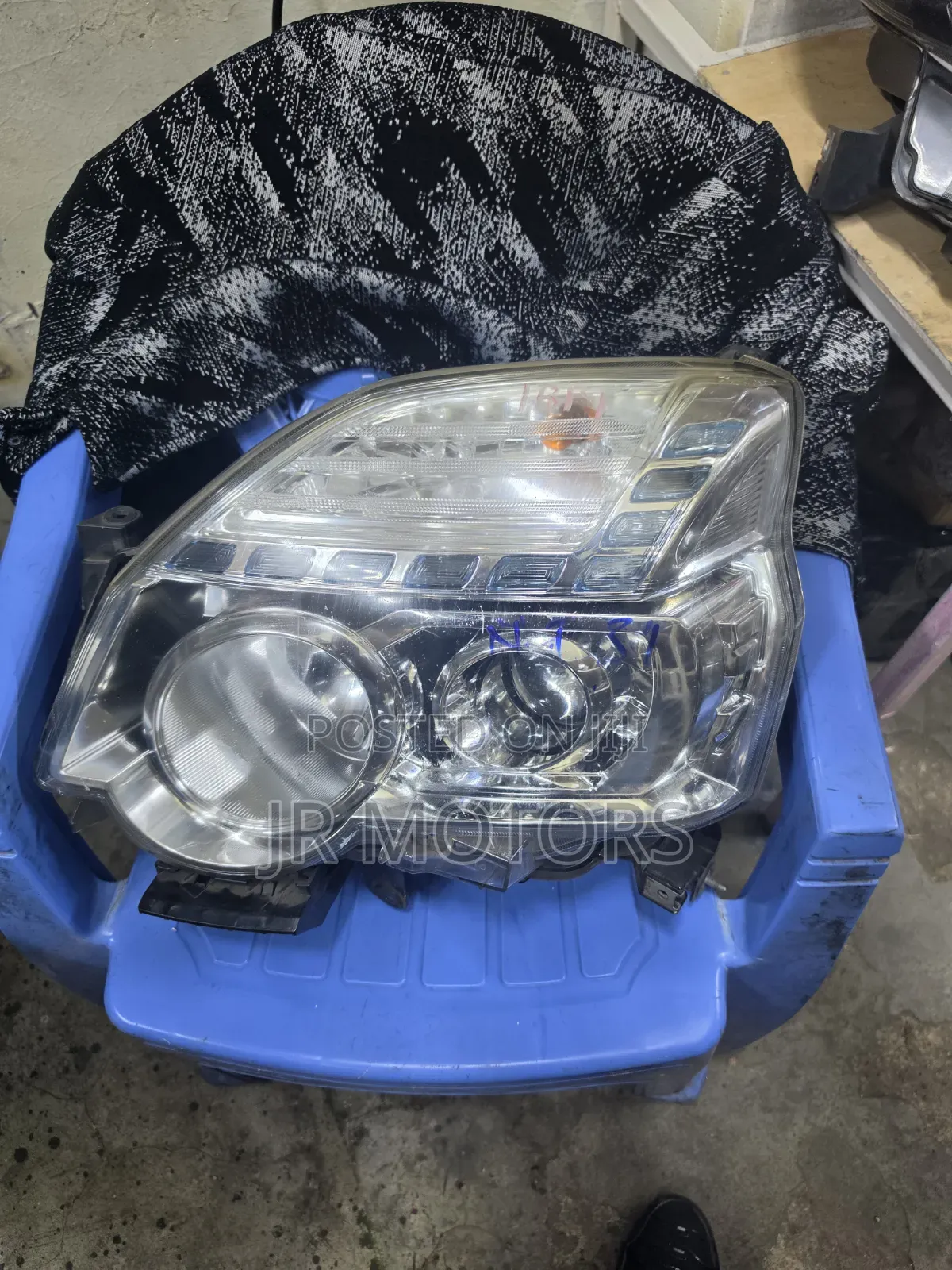 Xtrail NT31 Headlights Non Xenon