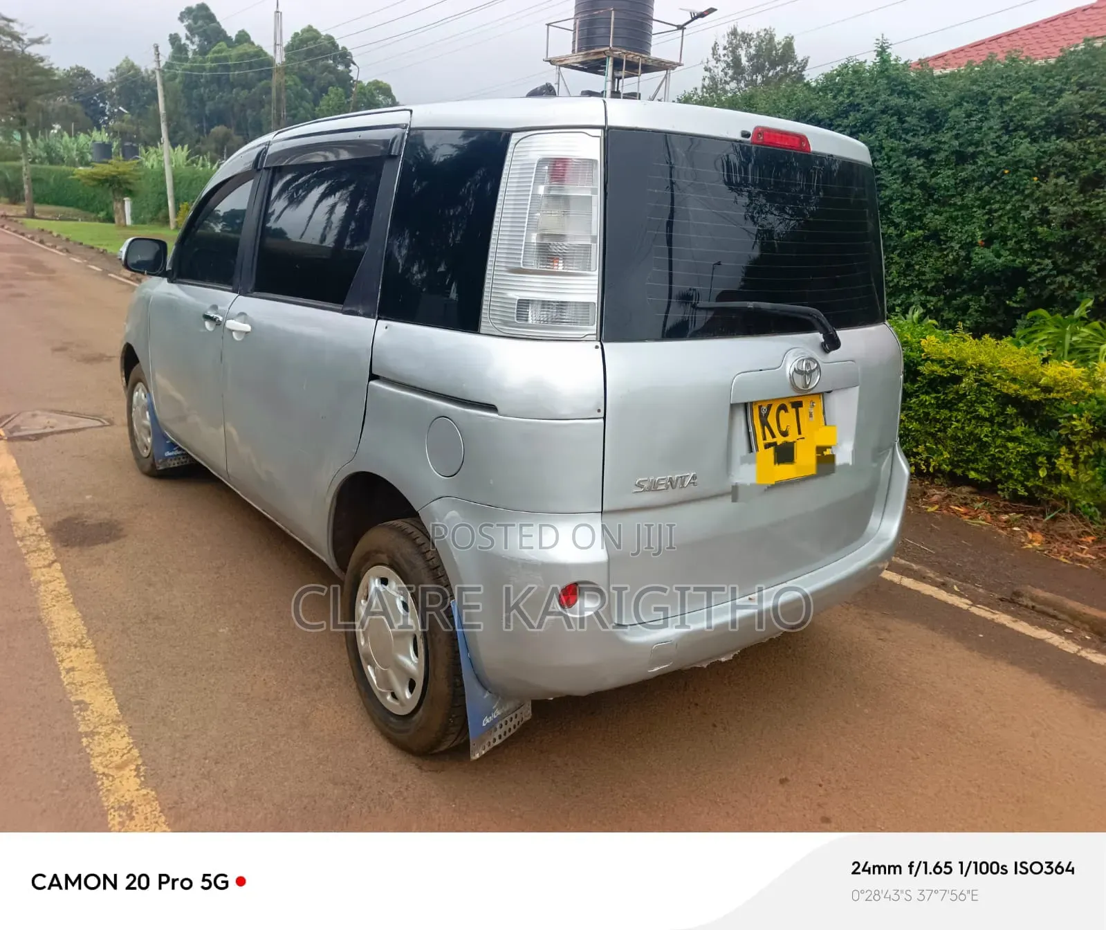 Toyota Sienta 1.5 FWD 2011 Silver
