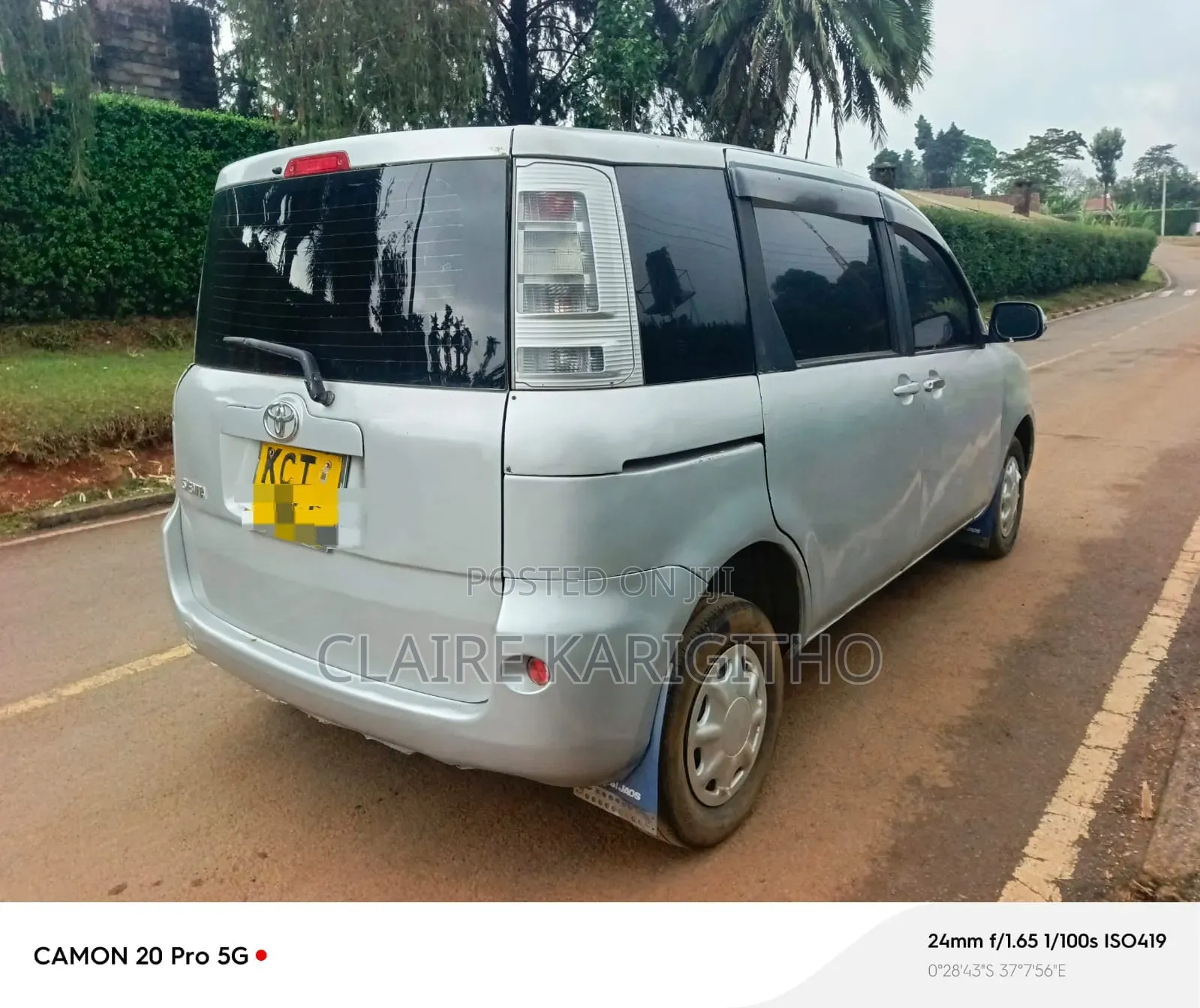 Toyota Sienta 1.5 FWD 2011 Silver