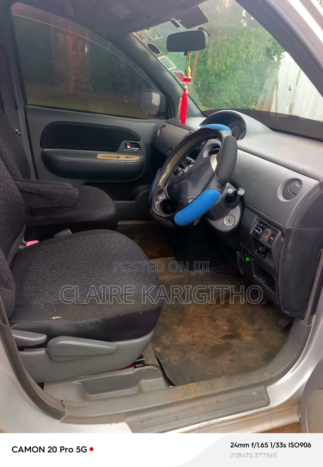 Toyota Sienta 1.5 FWD 2011 Silver