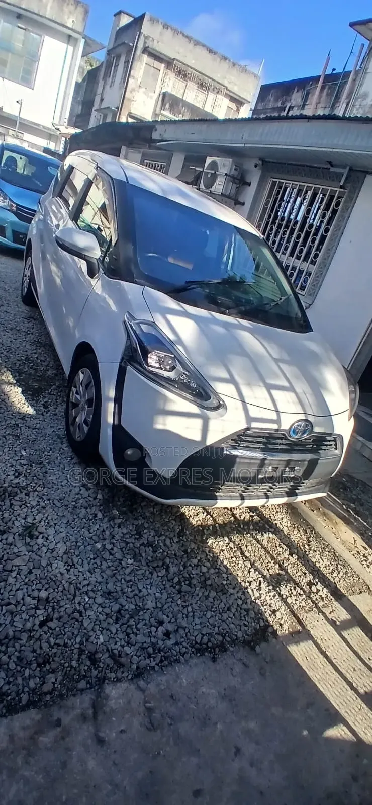 Toyota Sienta 1.5 FWD 2016 White