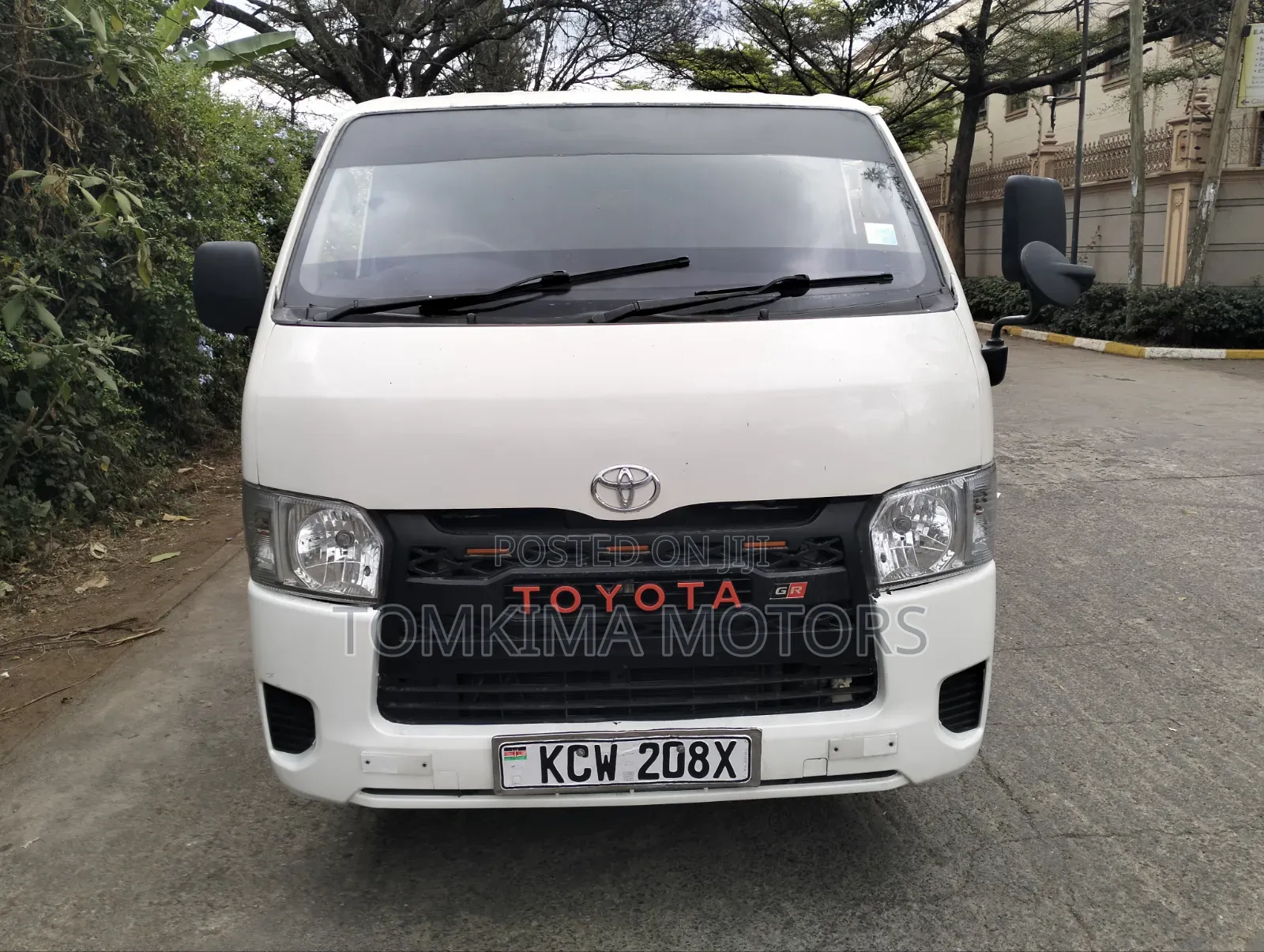 Toyota HiAce 2014 White