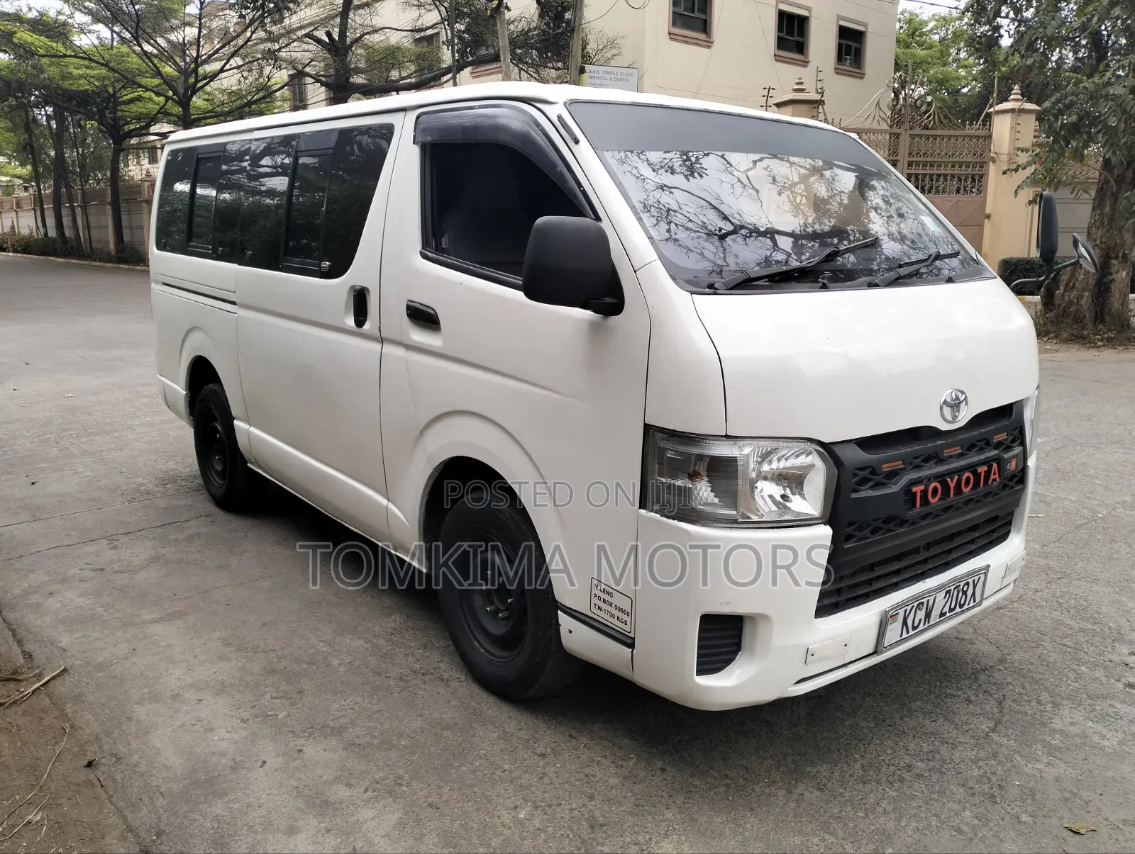 Toyota HiAce 2014 White
