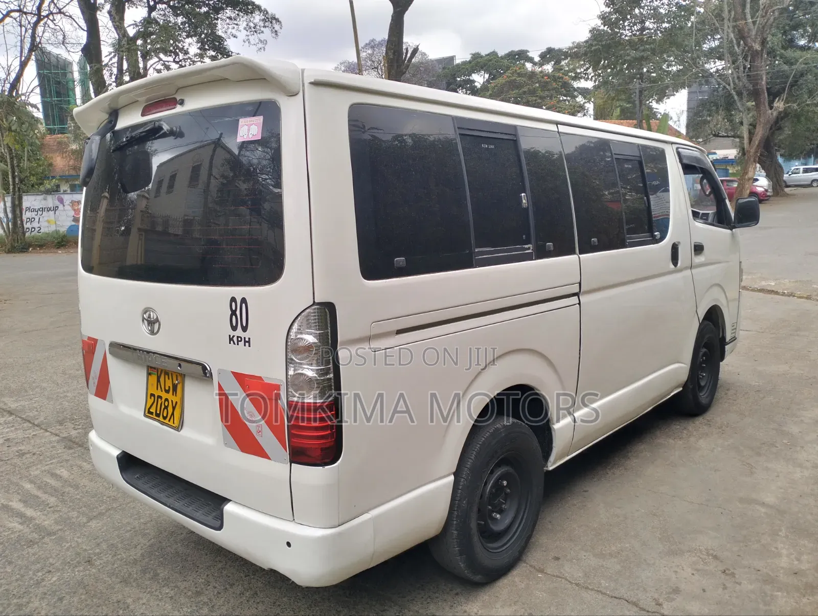Toyota HiAce 2014 White