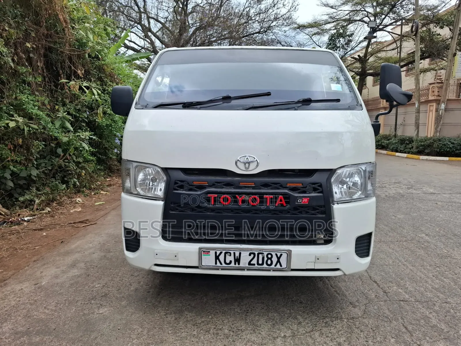 Toyota HiAce 2012 White