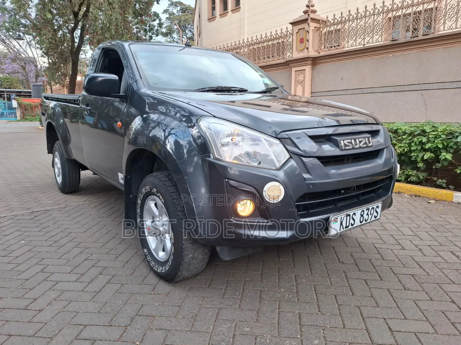 Isuzu D-MAX 2025 Gray