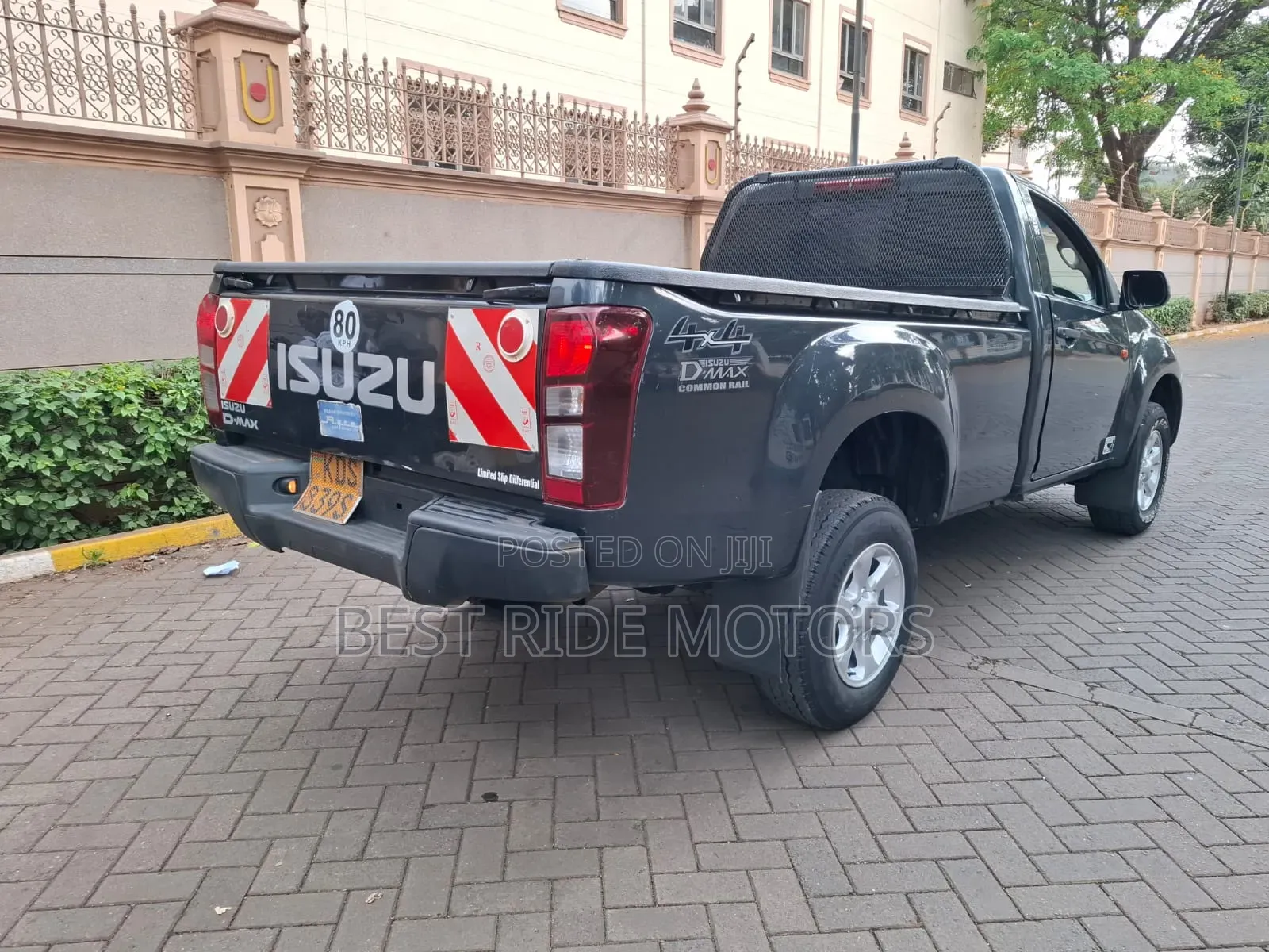Isuzu D-MAX 2025 Gray