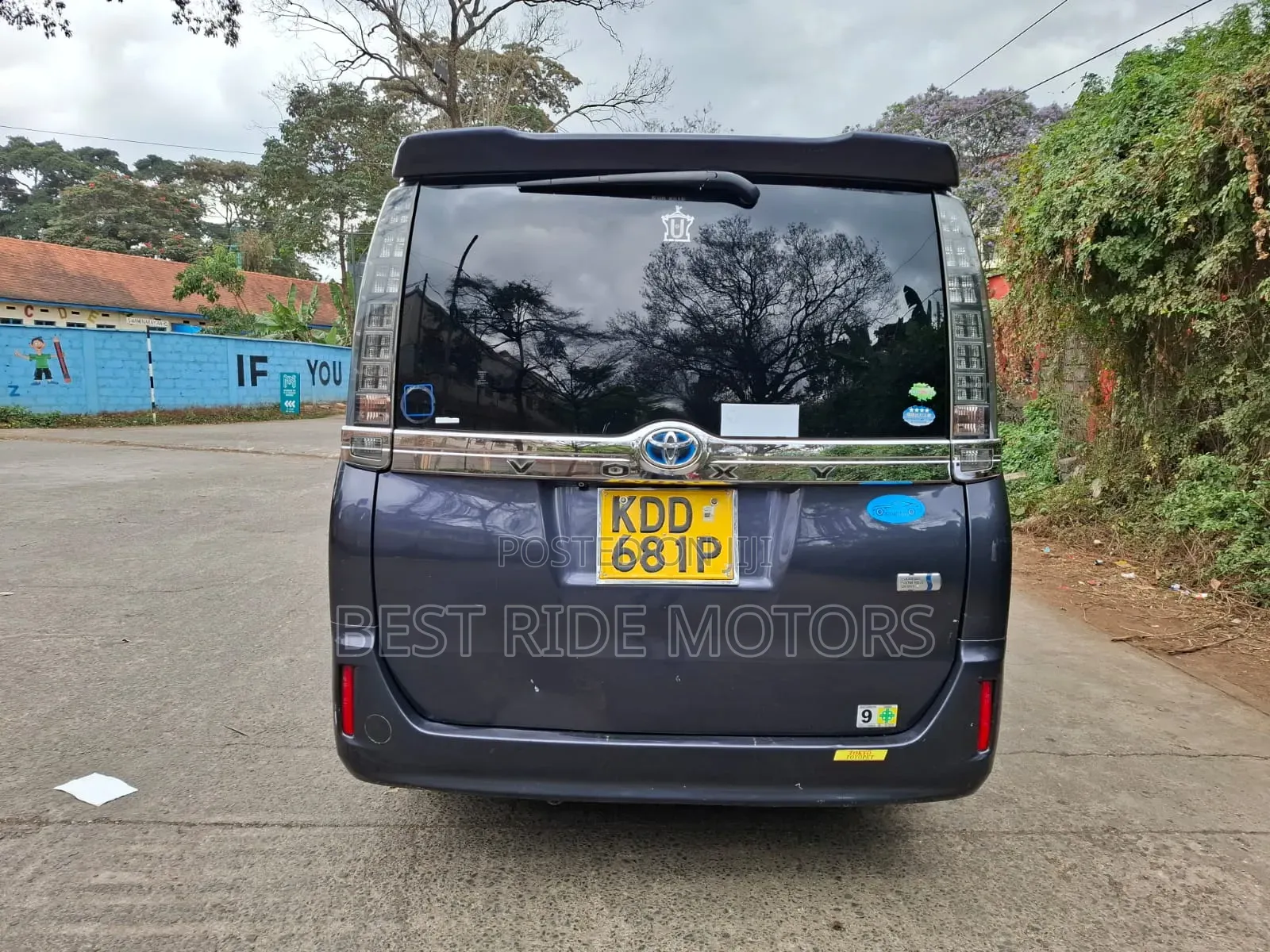 Toyota Voxy Hybrid X 2WD 7-Seater 2014 Blue