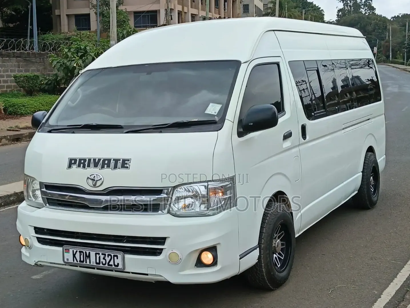 Toyota HiAce 2015 White