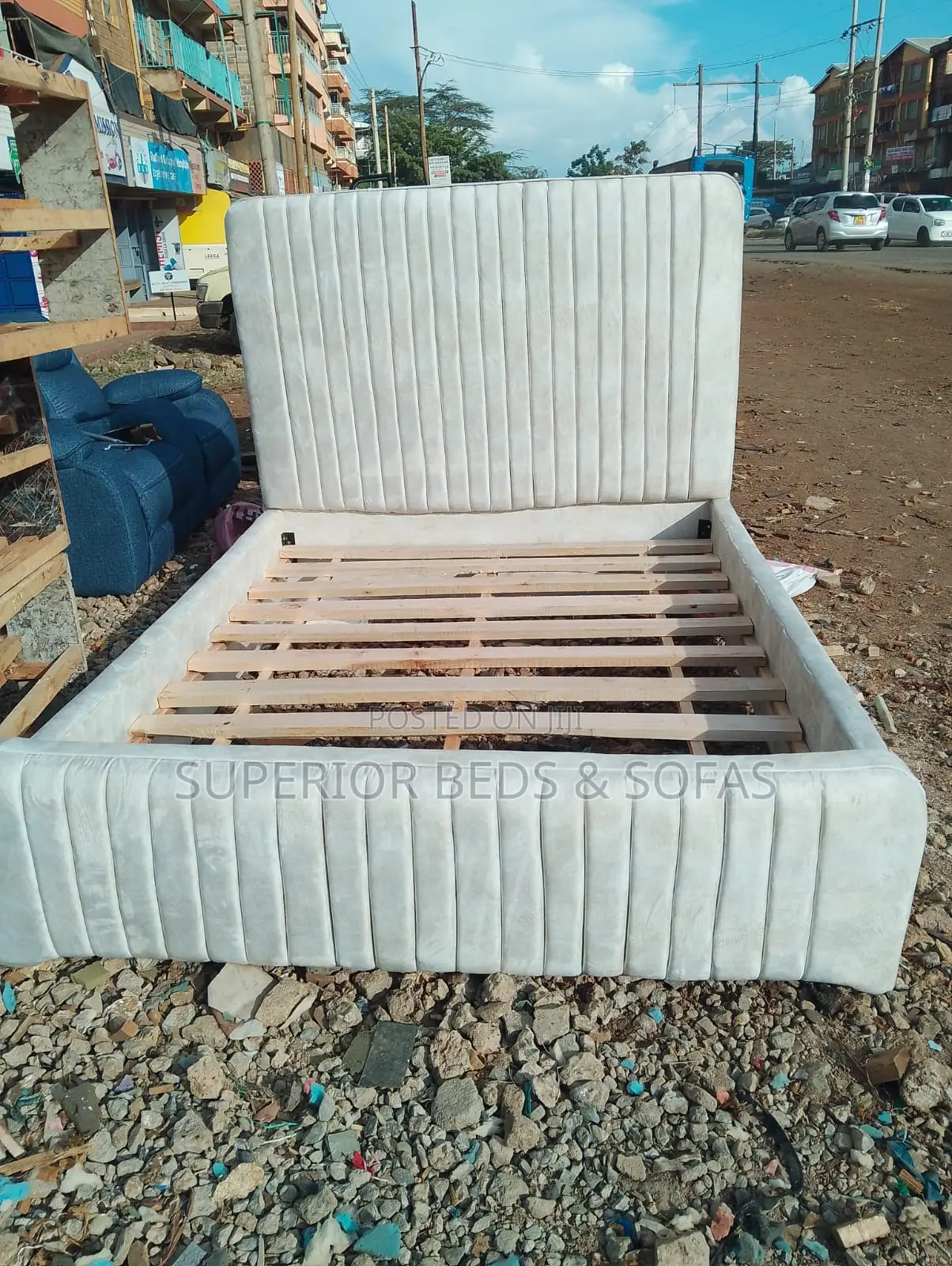 5x6 Deluxe Cream Slat Chester Bed: Free Delivery
