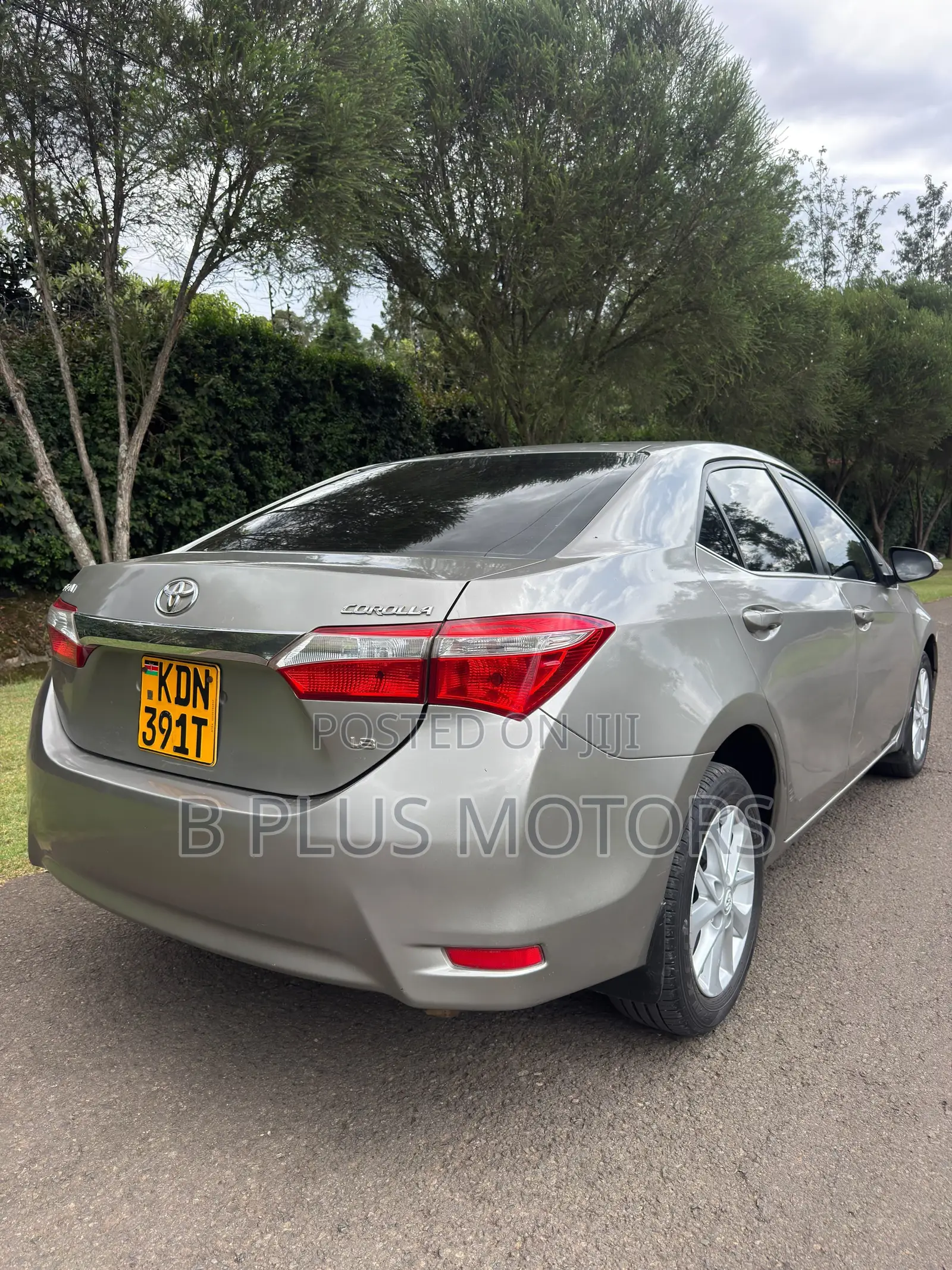 Toyota Corolla LE Eco Plus 4dr Sedan (1.8L 4cyl CVT) 2016 Gray