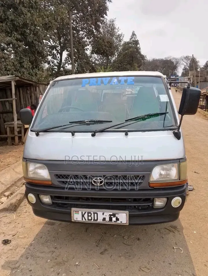 Toyota HiAce 2002 Grey