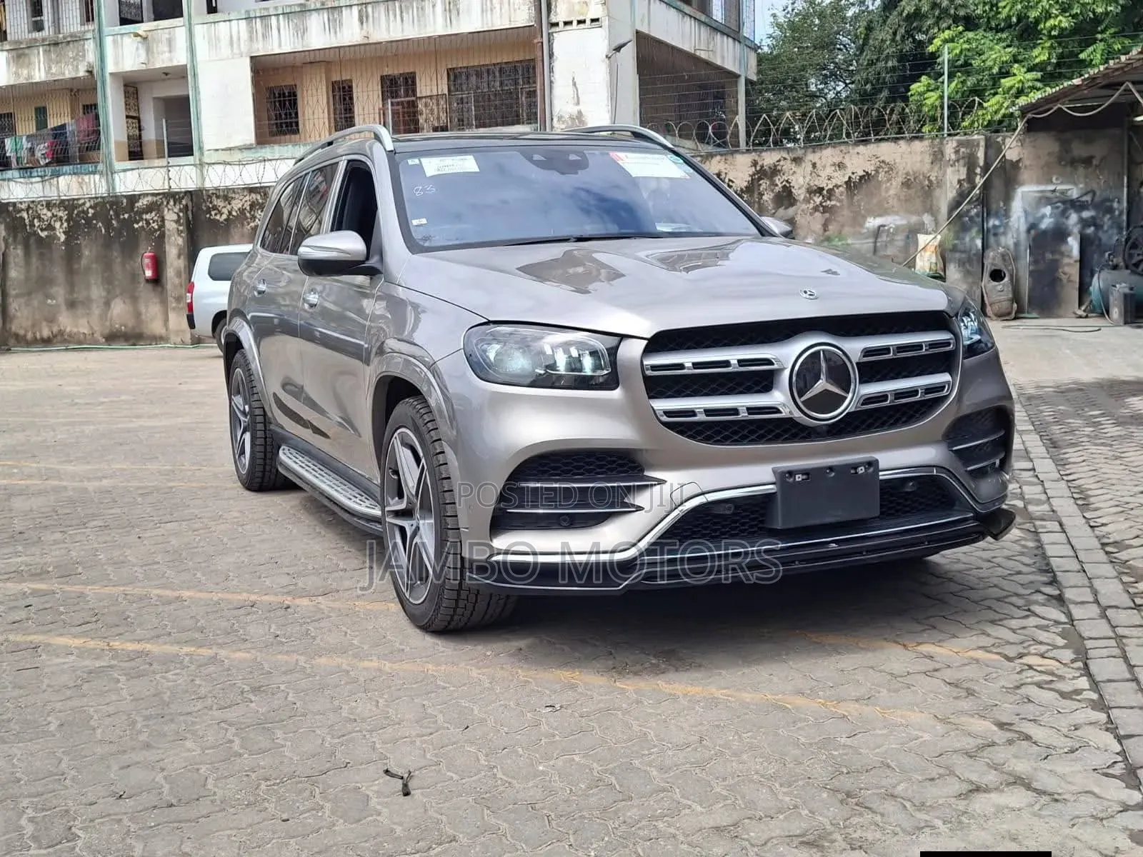 Mercedes-Benz GLS-Class GLS 400d 2022 Gold