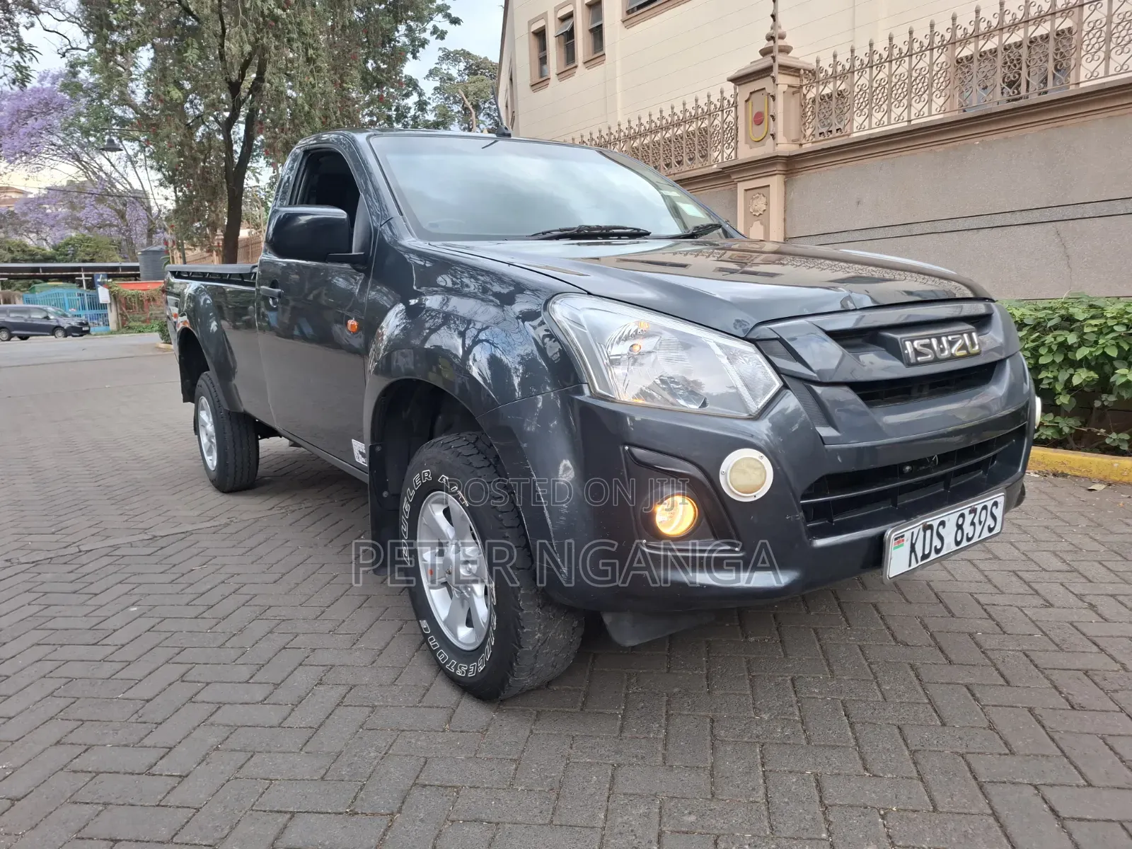 Isuzu D-MAX 2025 Gray