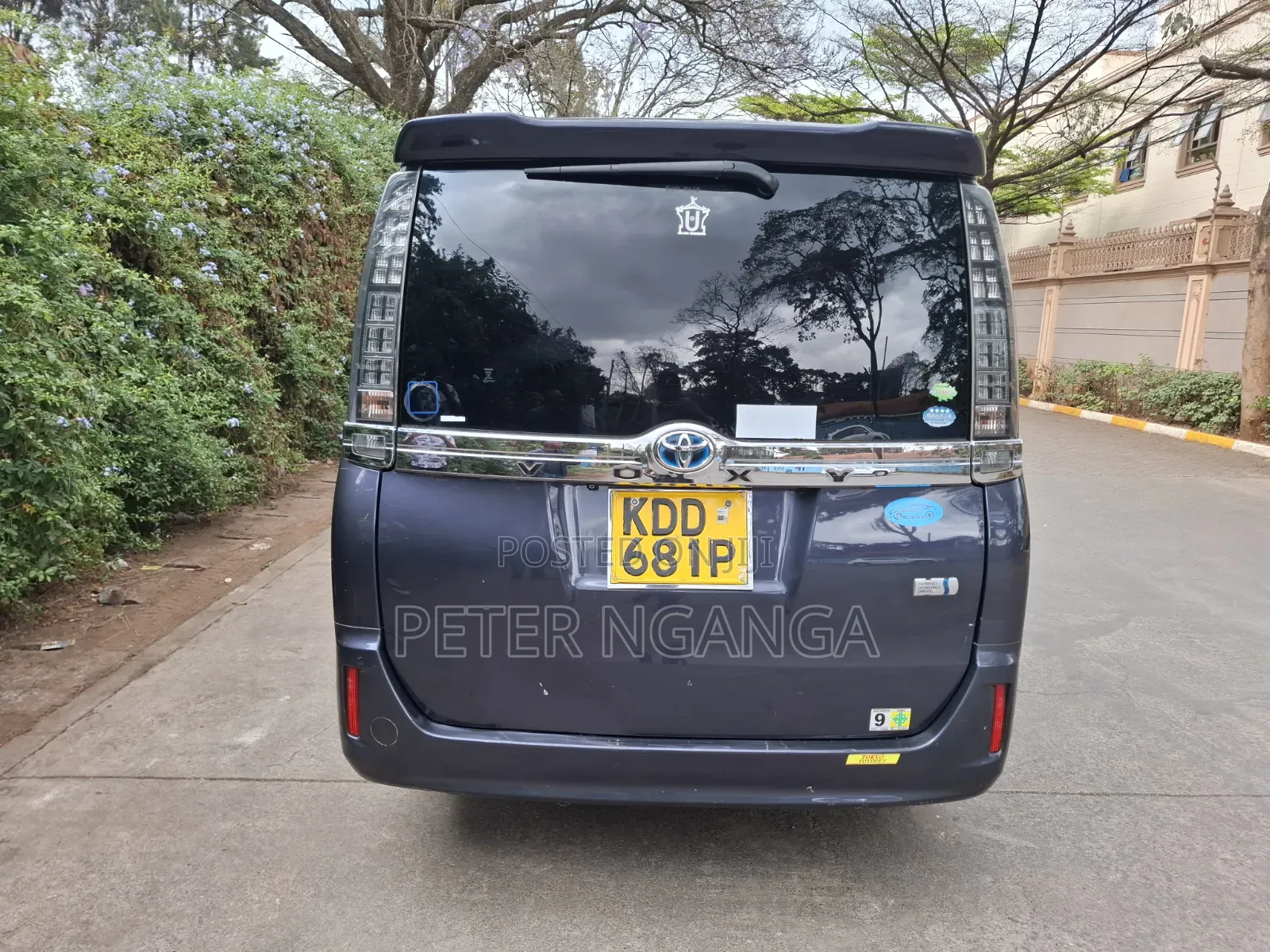 Toyota Voxy Hybrid X 2WD 7-Seater 2014 Blue