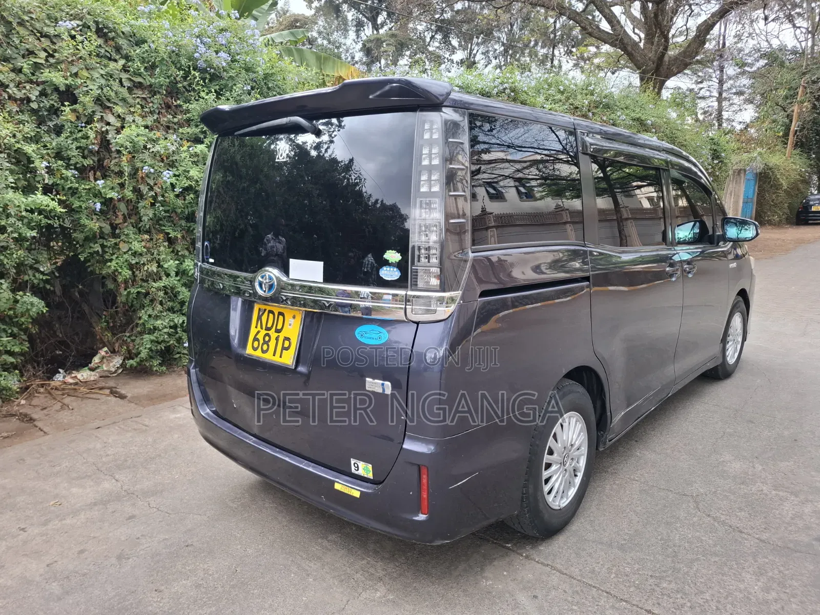 Toyota Voxy Hybrid X 2WD 7-Seater 2014 Blue
