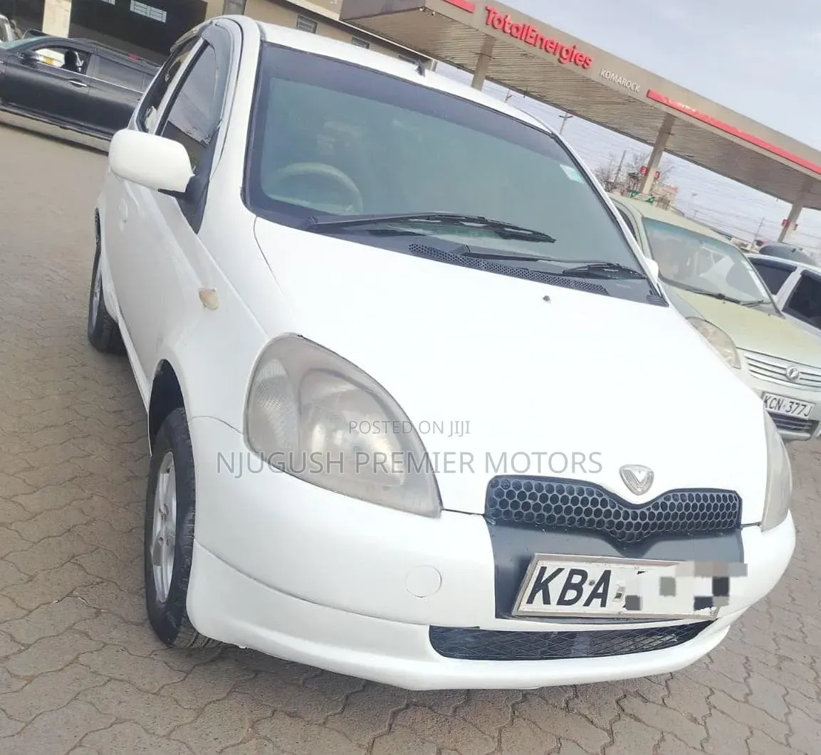 Toyota Vitz 2002 White