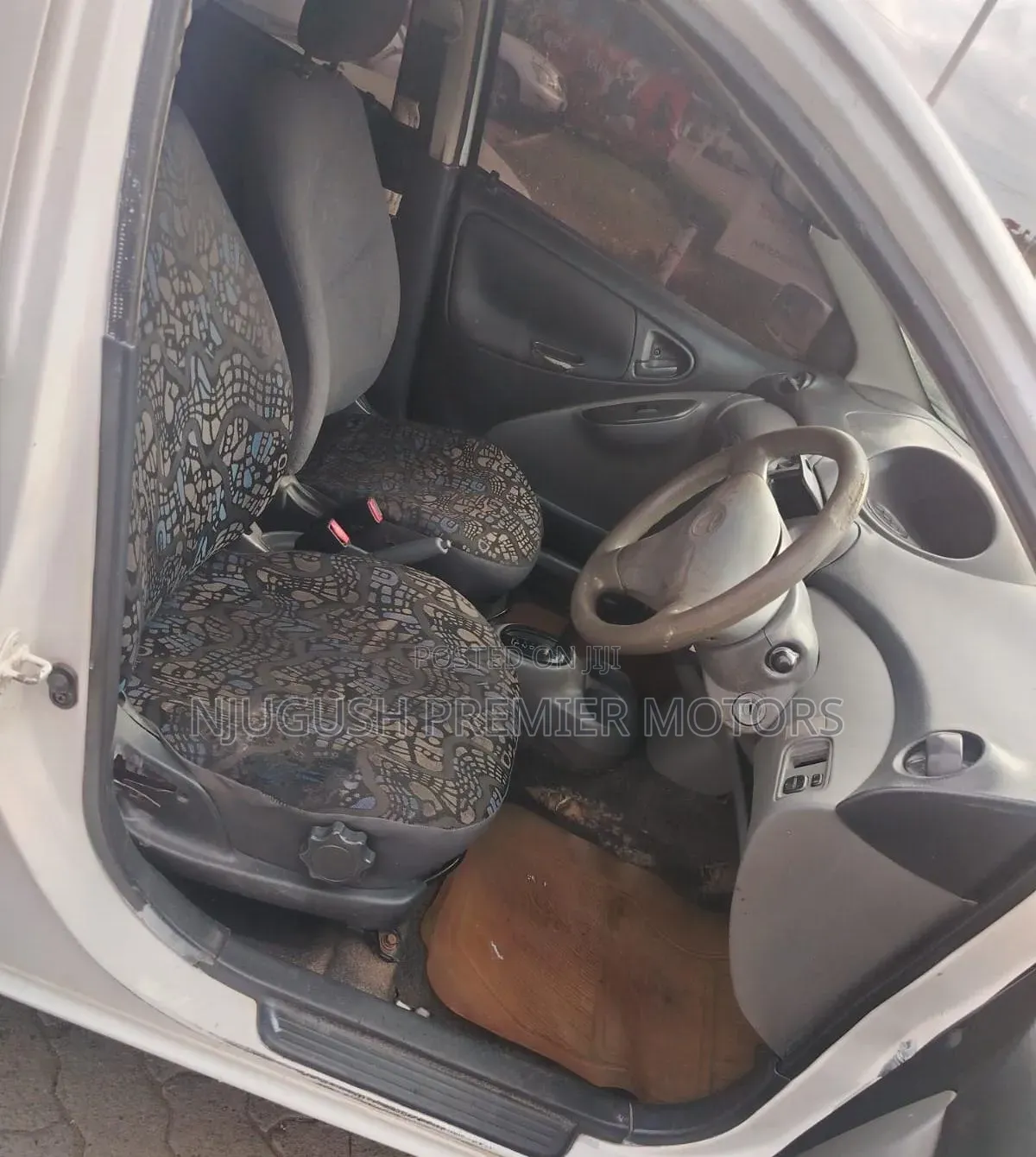 Toyota Vitz 2002 White