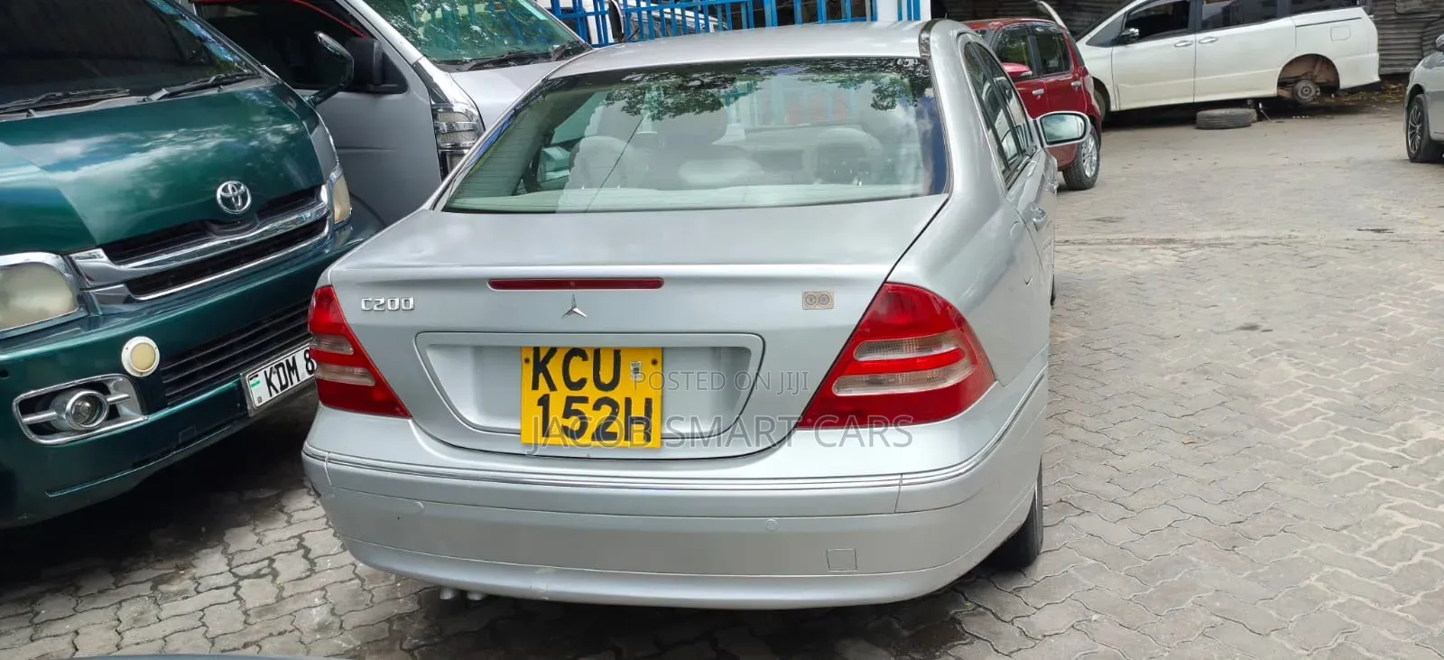 Mercedes-Benz C200 2023 Silver