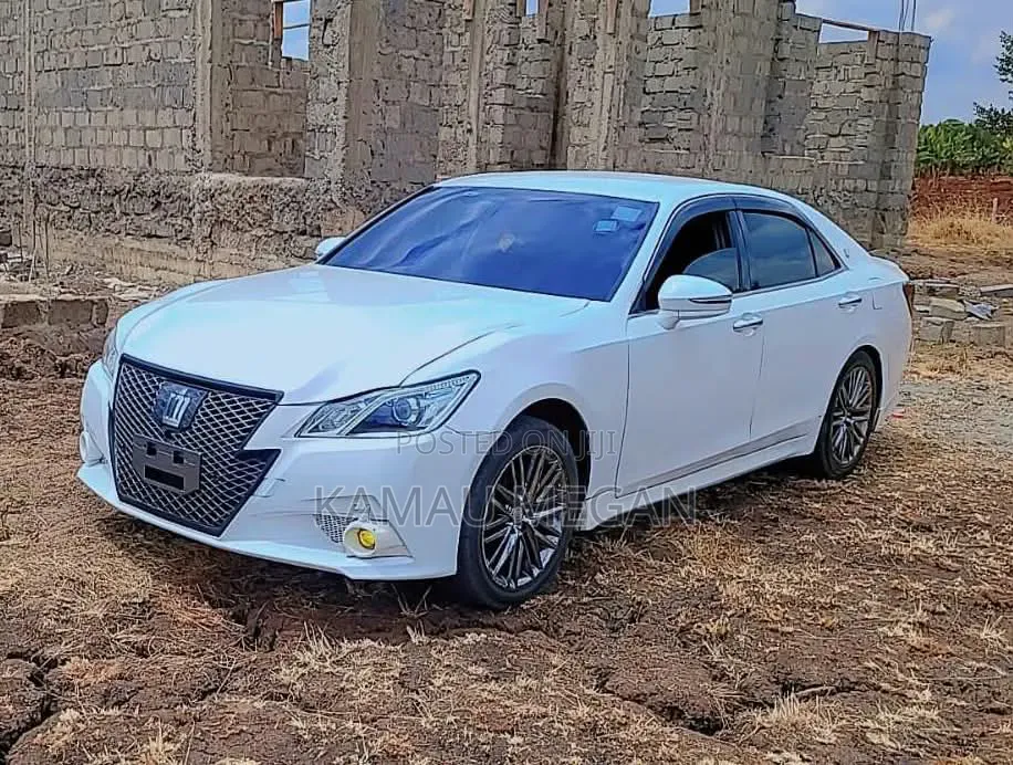 Toyota Crown 2013 White