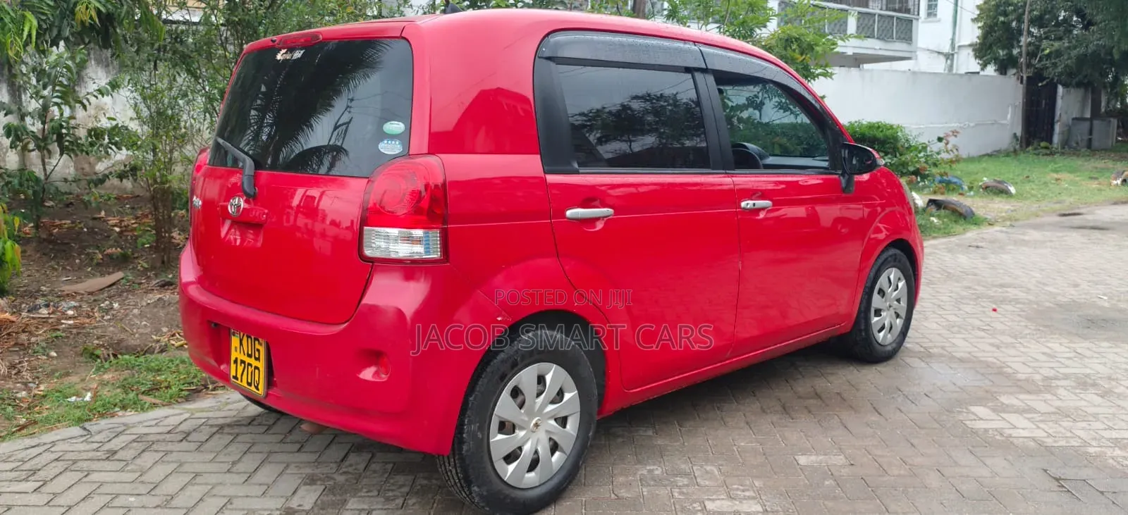 Toyota Porte 2015 Red