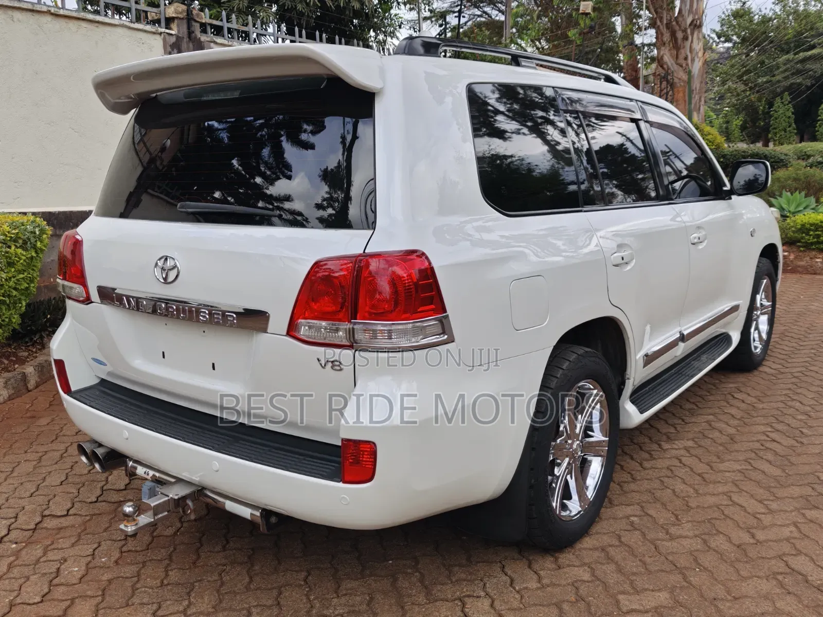Toyota Land Cruiser 2009 White