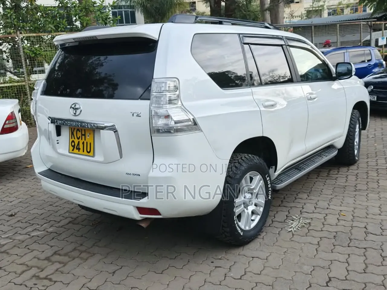 Toyota Land Cruiser Prado 2013 Off white