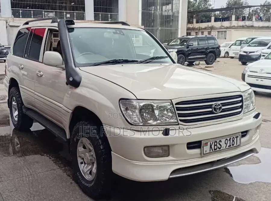 Toyota Land Cruiser HDJ 100 2003 White
