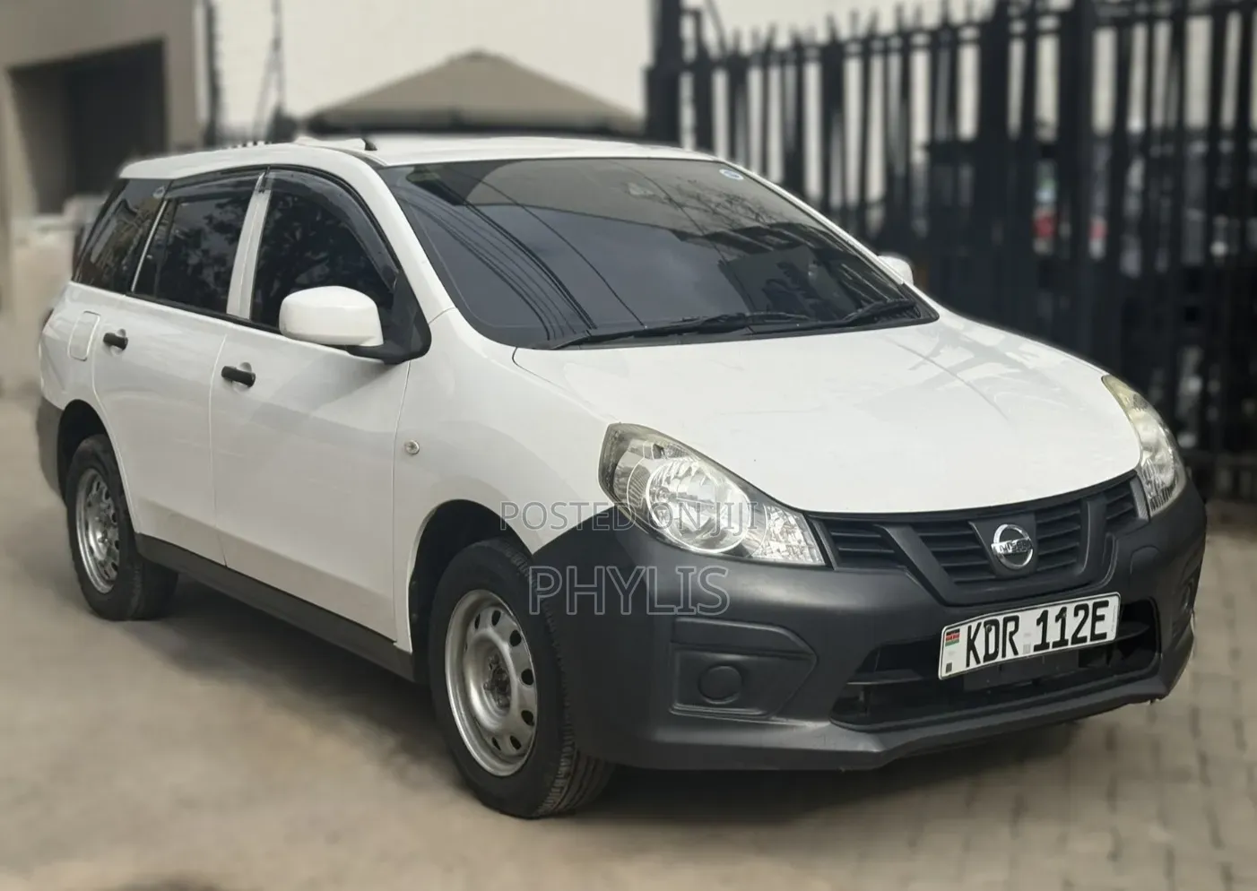 Nissan Advan 2017 White