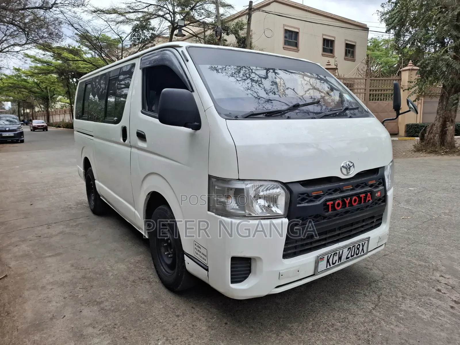 Toyota HiAce 2012 White