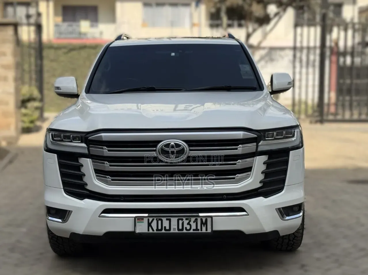 Toyota Land Cruiser 2015 White