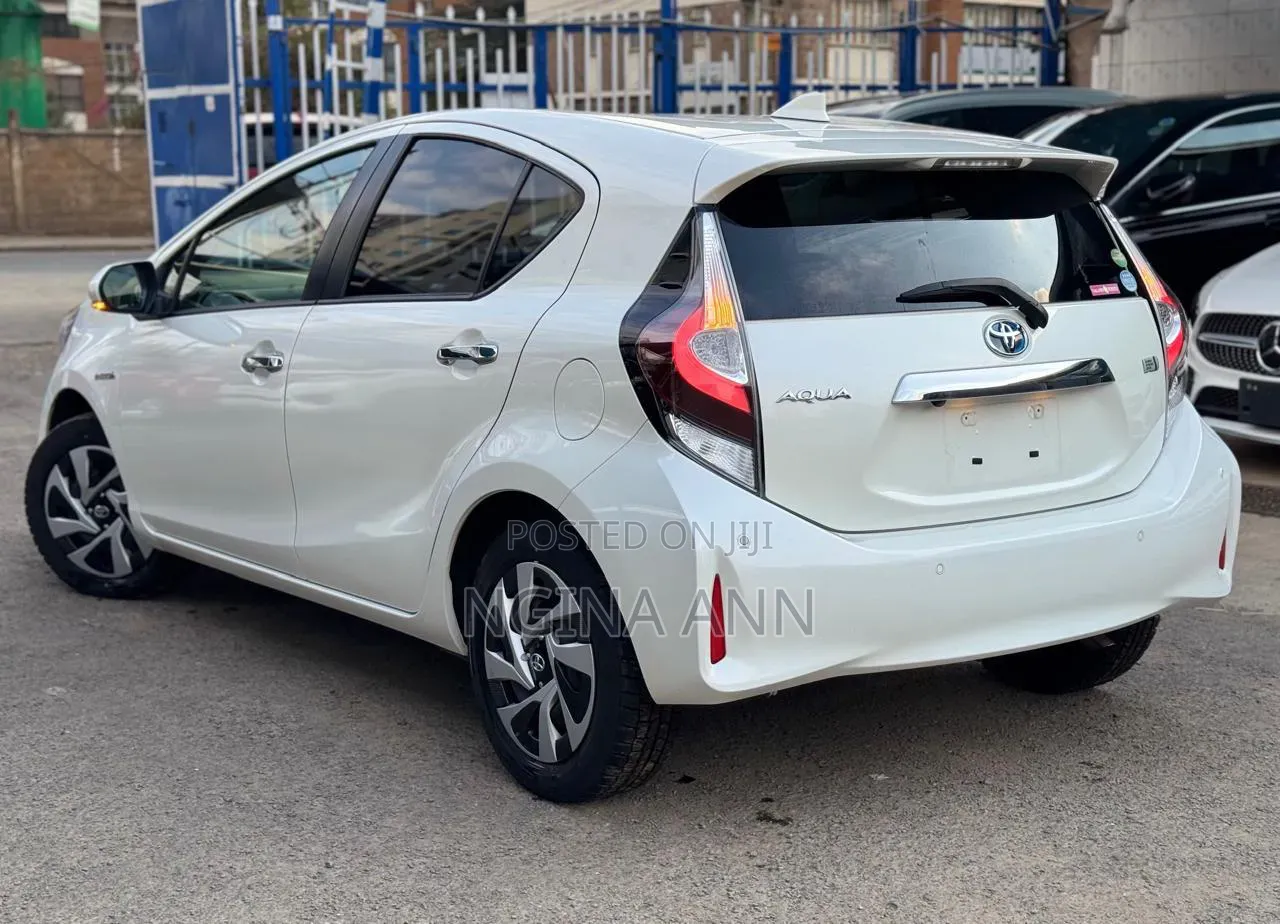 Toyota Aqua 2019 White