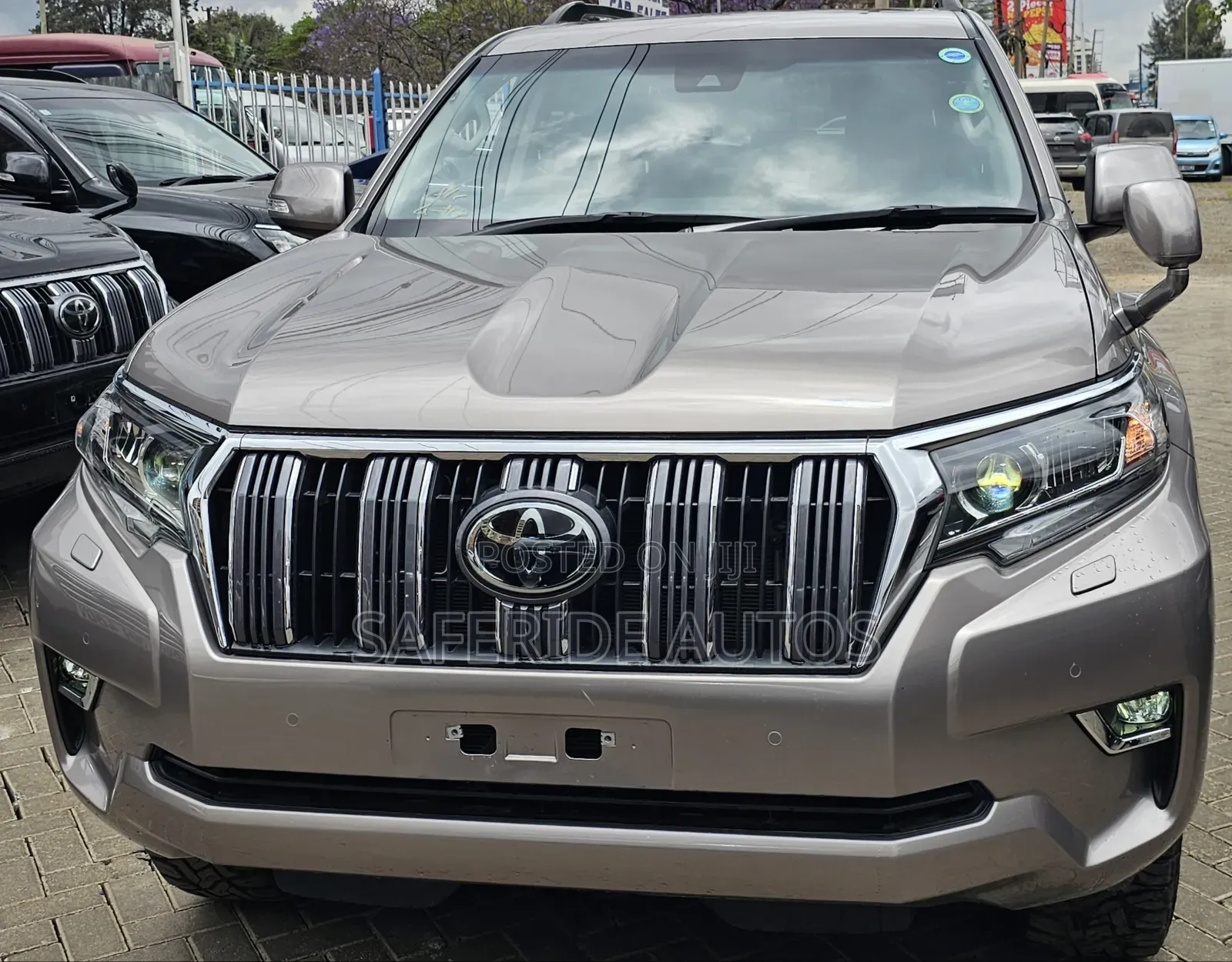 Toyota Land Cruiser Prado 2.7 2022 Gold