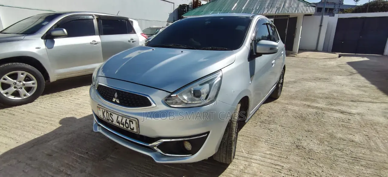 Mitsubishi Mirage 2017 Silver