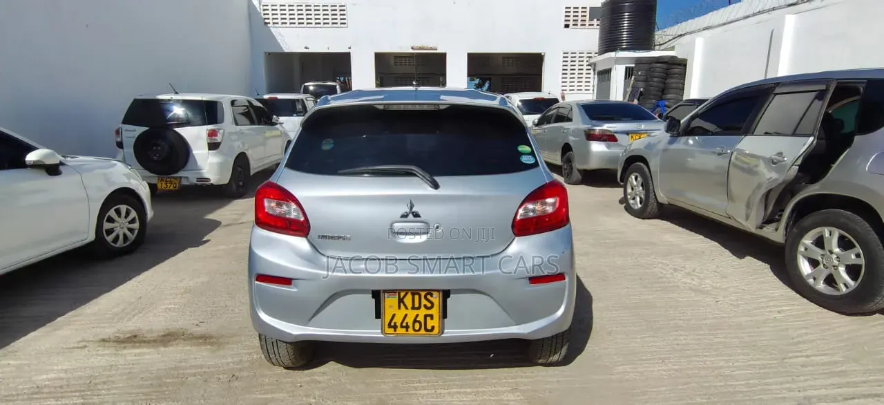 Mitsubishi Mirage 2017 Silver