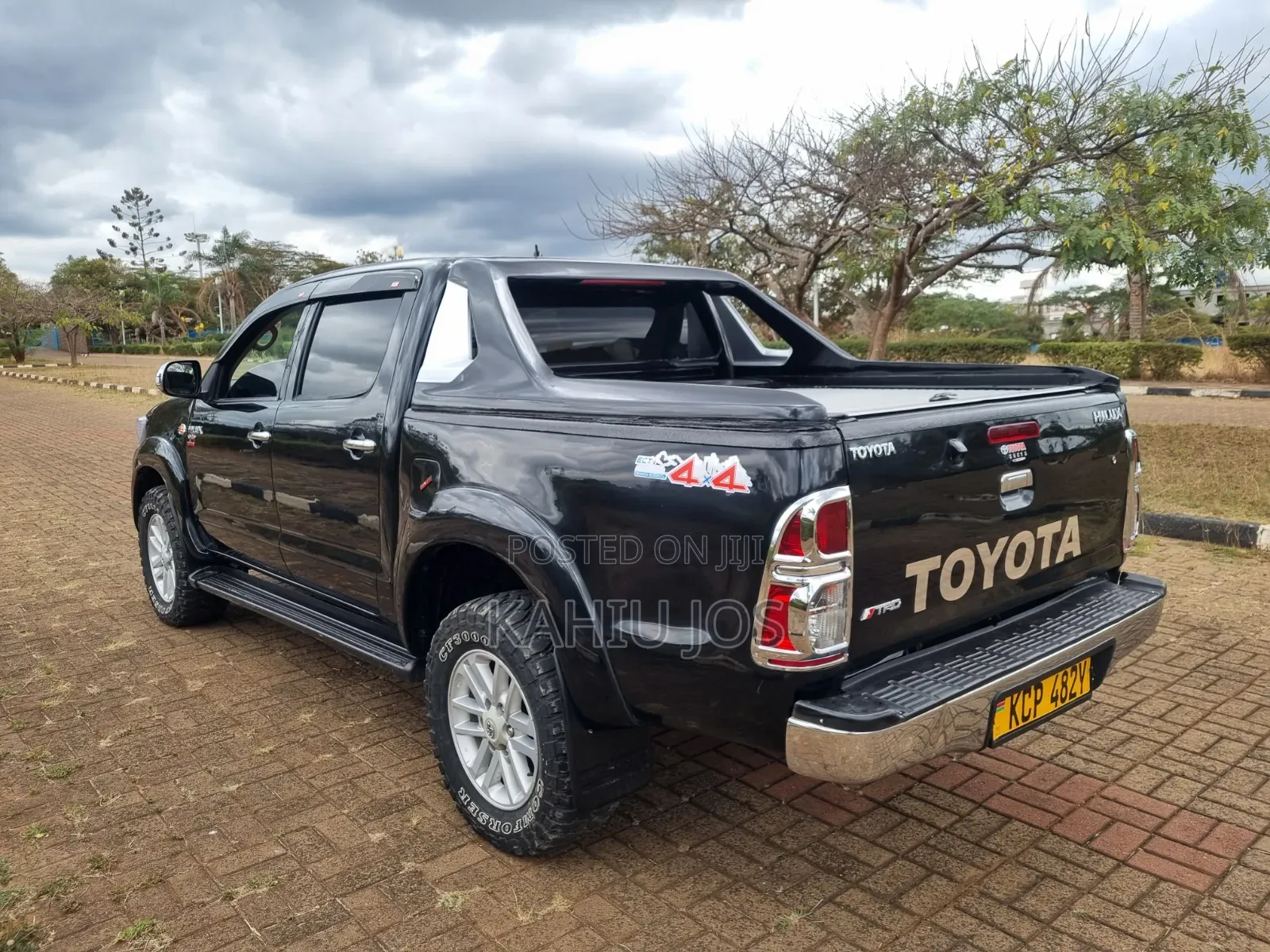 Toyota Hilux 2010 Black