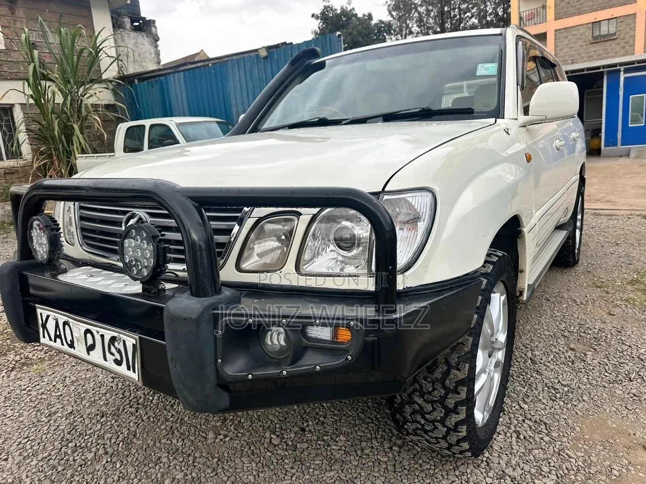 Lexus LX 470 AWD 2000 White