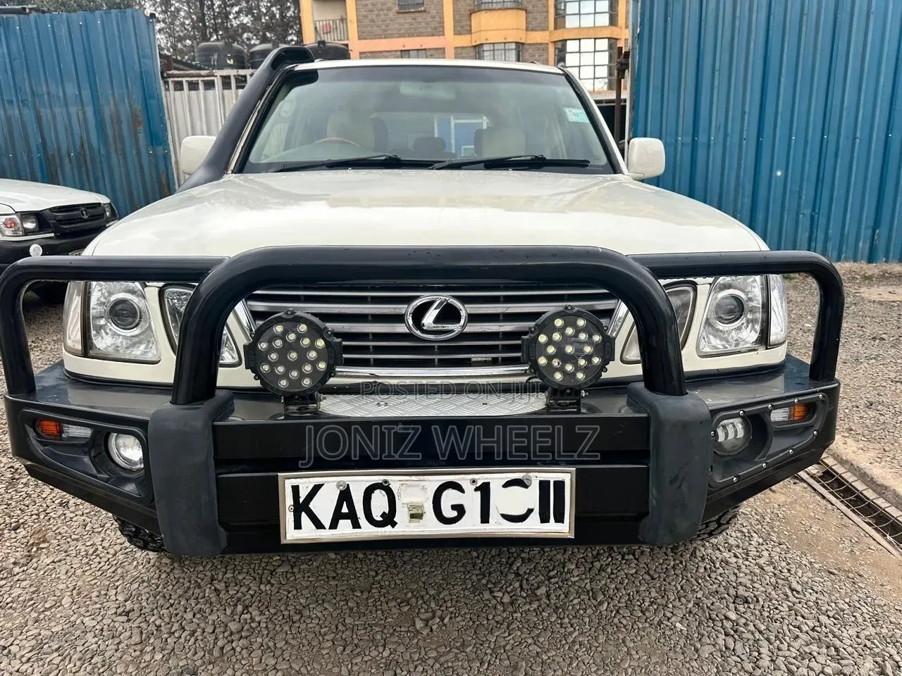 Lexus LX 470 AWD 2000 White