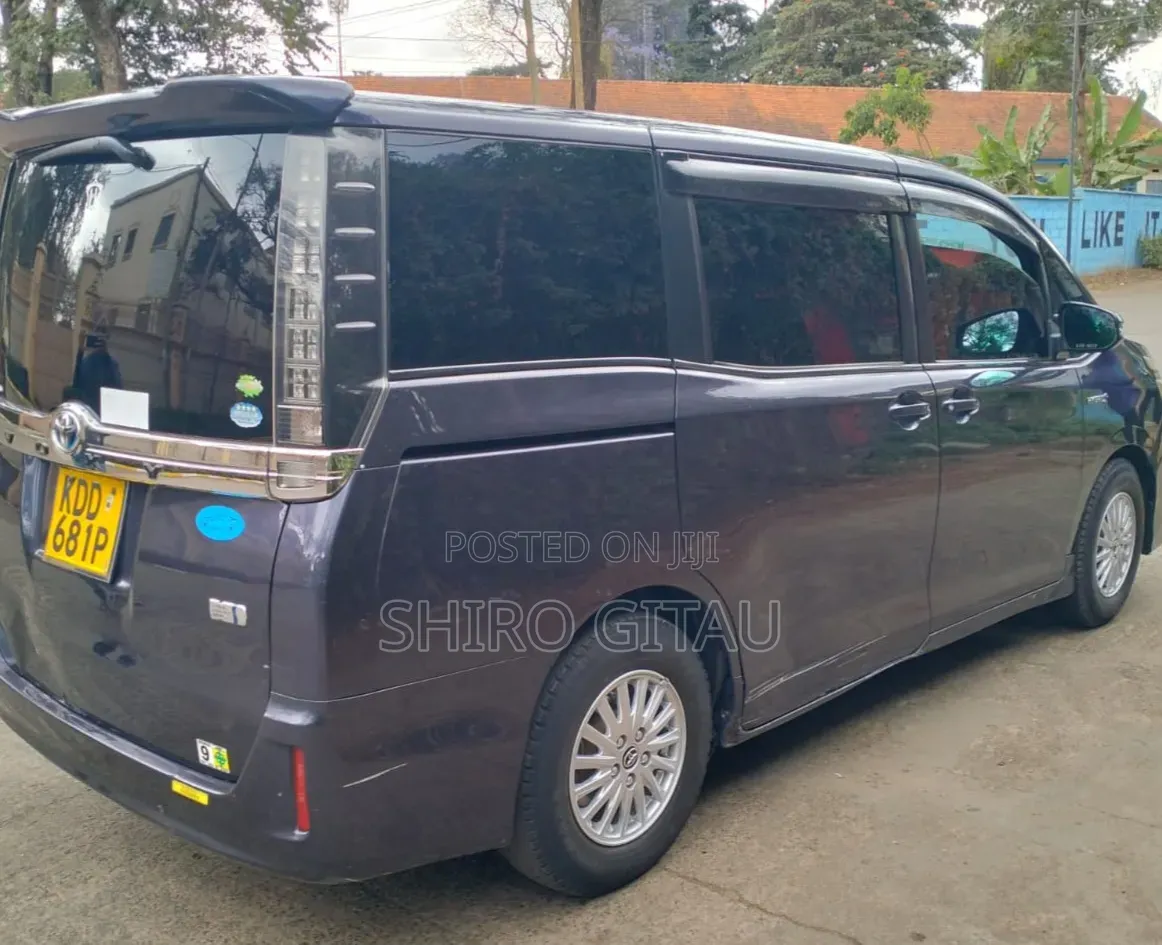Toyota Noah 2014 Black