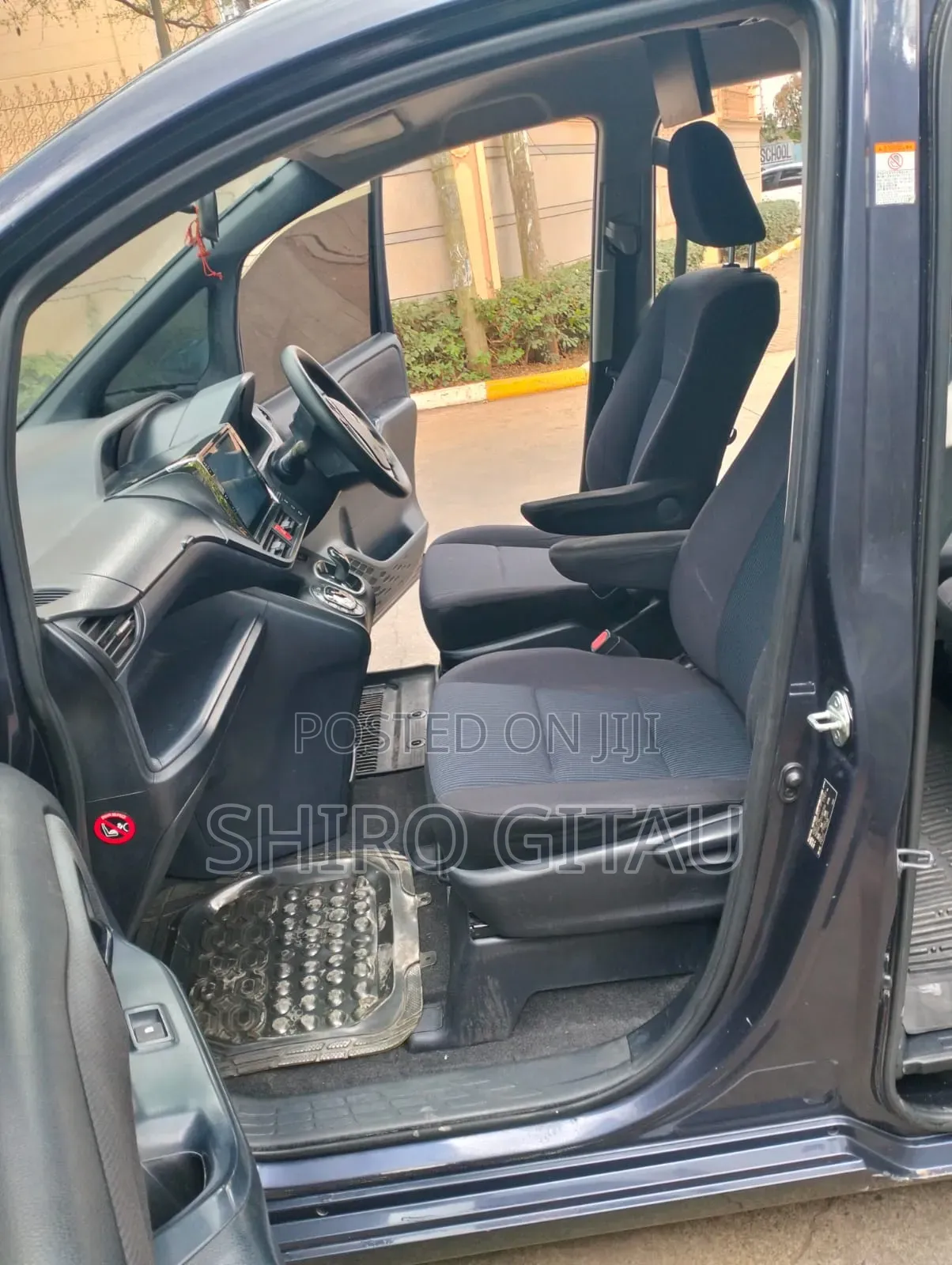 Toyota Noah 2014 Black