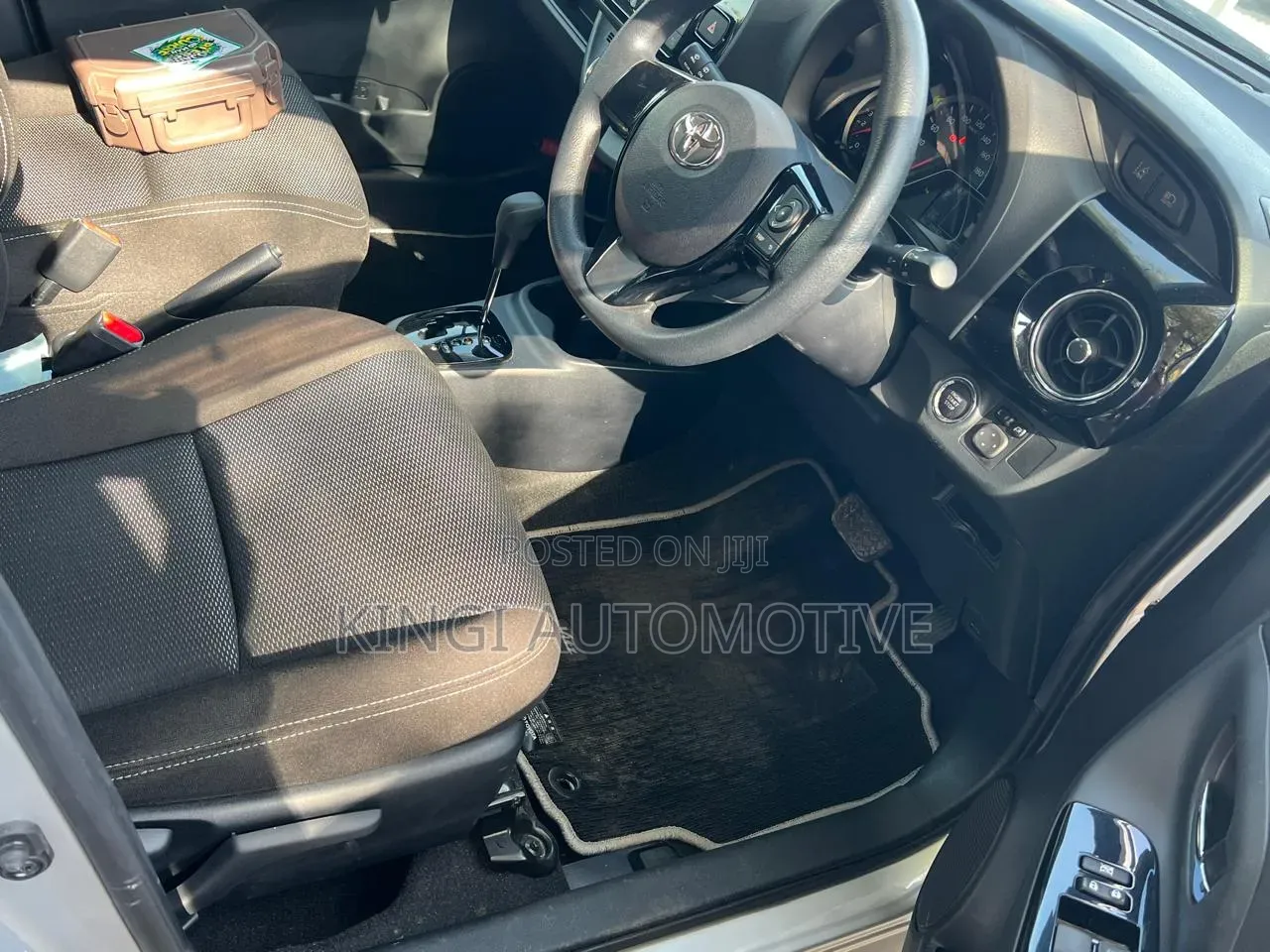 Toyota Vitz 2019 Silver