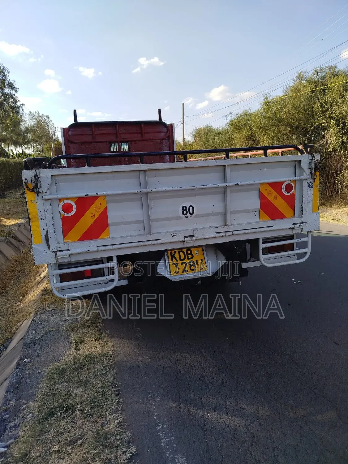 Hino Truck 2009 White