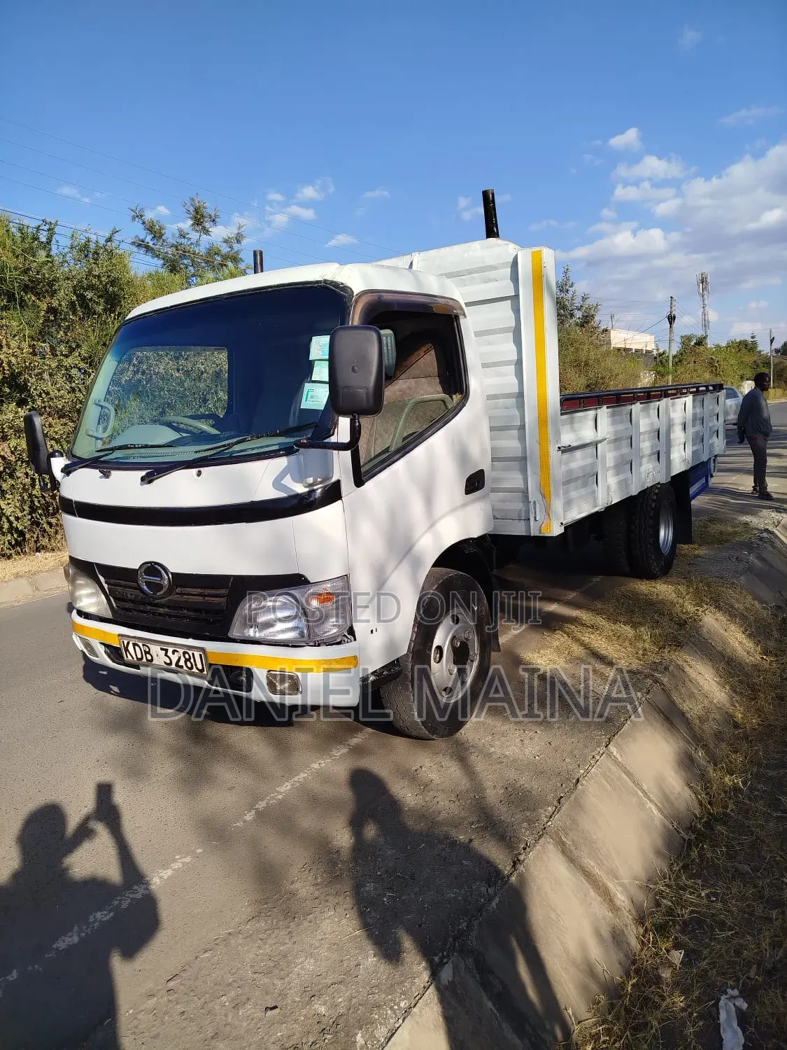 Hino Truck 2009 White