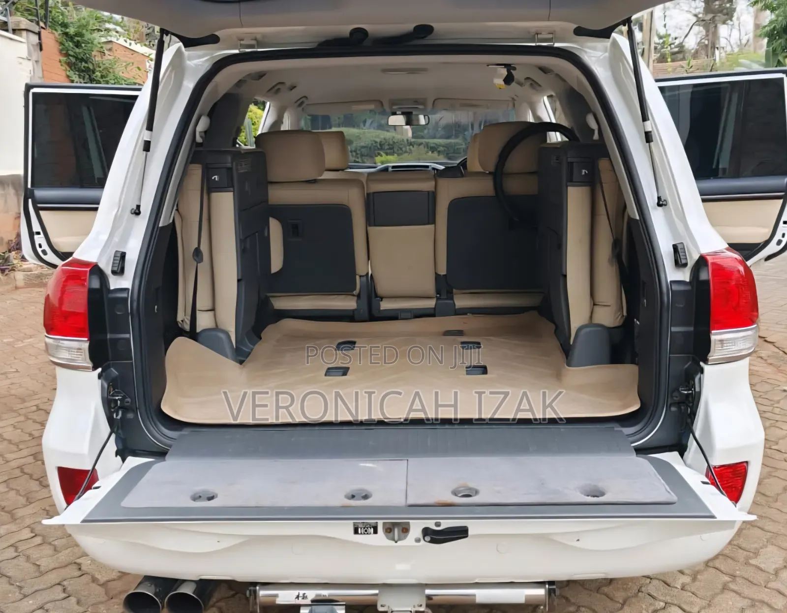 Toyota Land Cruiser 2009 White