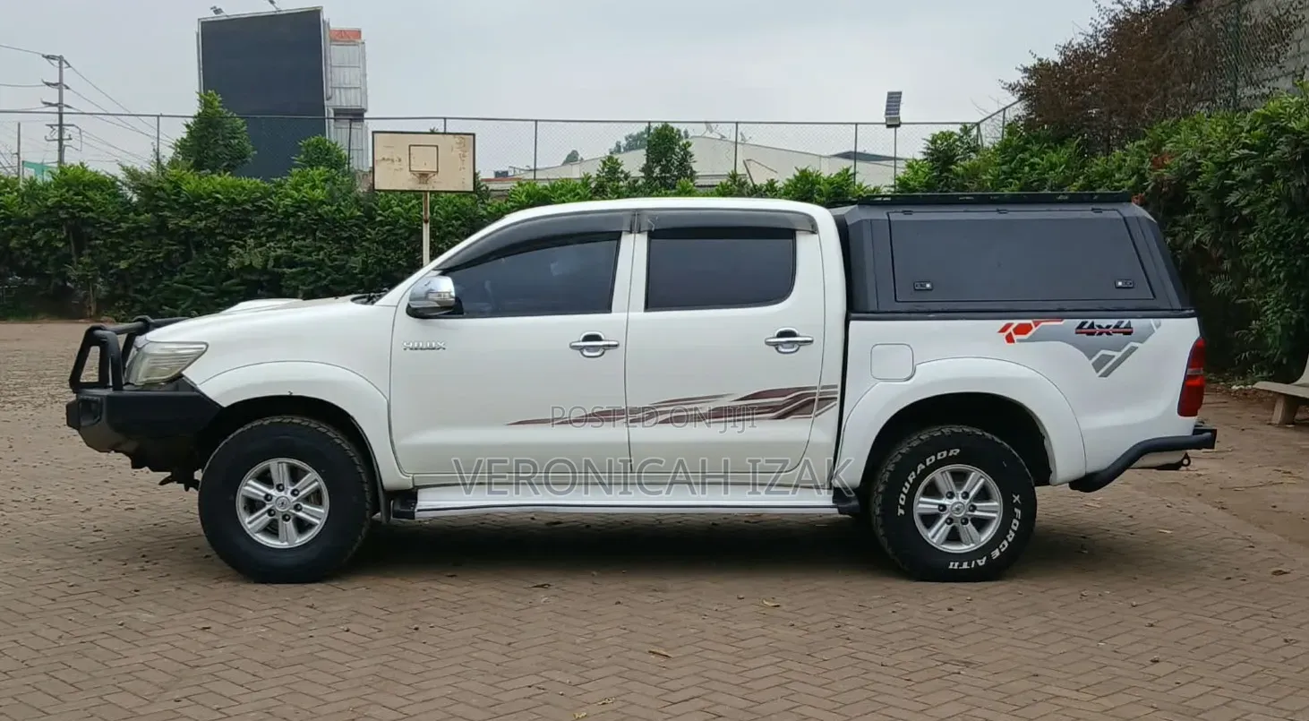 Toyota Hilux 2013 White
